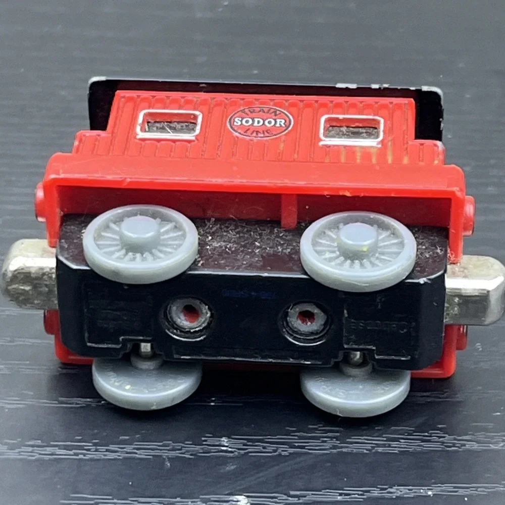 Thomas & Friends Sodor‎ Line Caboose Take-n-Play 2010 Die-Cast Train Car